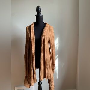 Tracy M gold loose knit open front hooded cardigan